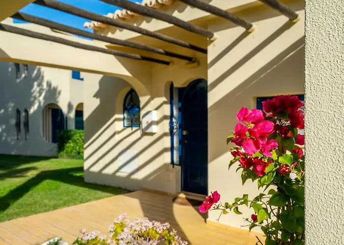 Paraiso De - A True Paradise In An Amazing Nature Place With Direct Access To The Pool - Peace And Relax - Next To Village And The Casa de Férias *